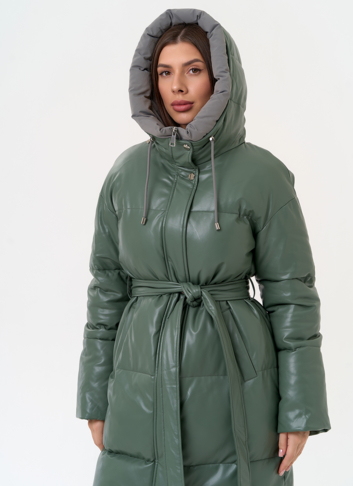 Женский пуховик из эко кожи с капюшоном