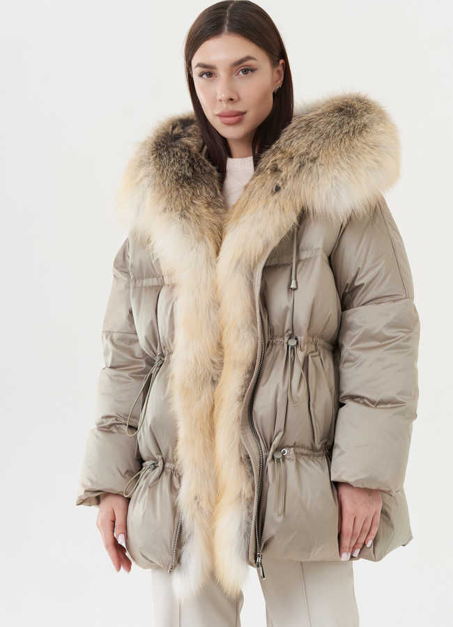 Пуховик женский с капюшоном  модель № 25939 меха малина