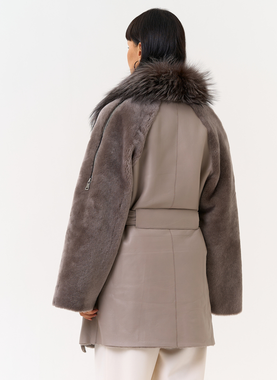 Женская натуральная дубленка с воротником из меха лисы