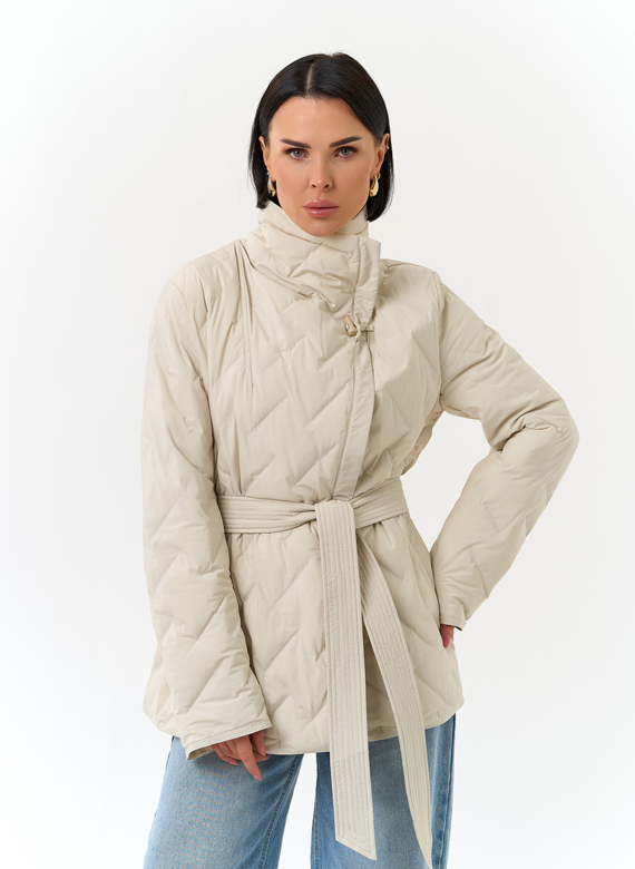 Женская куртка с поясом