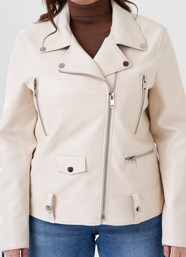 Светлая куртка косуха из эко кожи модель № 24218 в рассрочку