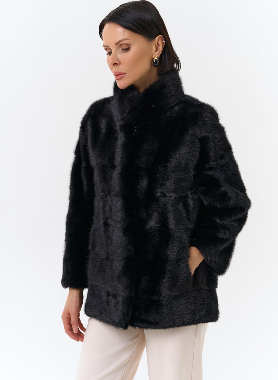 Норковая шуба с воротником стойка черного цвета 