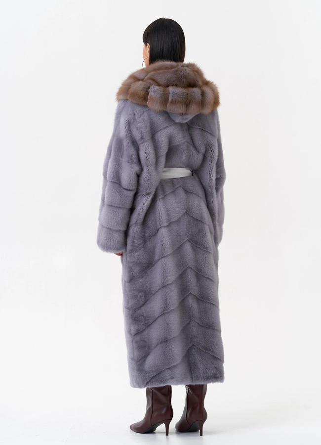 фото Норковая шуба с капюшоном из меха куницы модель № 27567