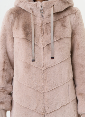 Женская шуба из эко меха с капюшоном