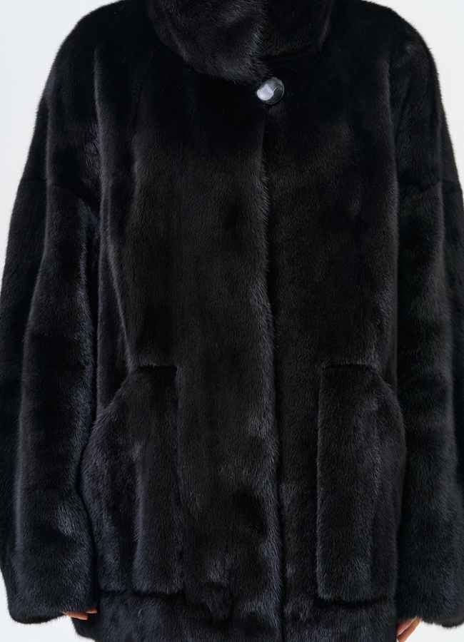 Женская шуба из скандинавской норки с воротником стойкой модель № 31633 универмаг малина