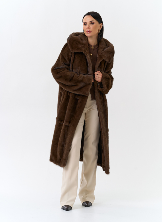 Женская шуба из меха норки с капюшоном 