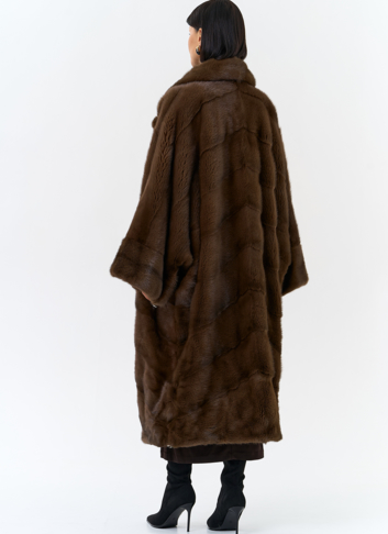 Шуба оверсайз с английским воротником