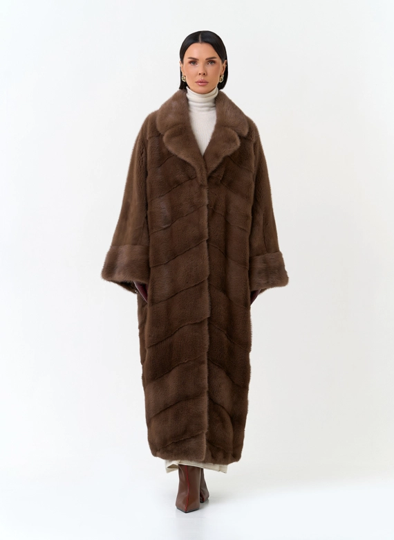 Женская шуба из меха норки с английским воротником фото