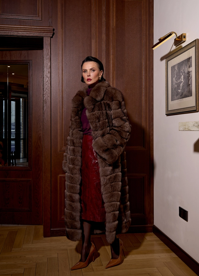 фото Длинная шуба из меха песца с английским воротником  модель № 34299 фото