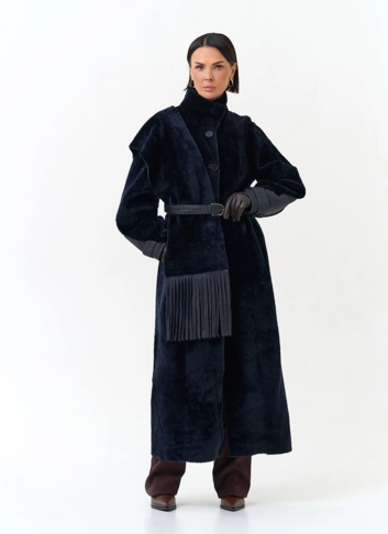 Женская двухсторонняя дубленка с шарфом Женская двухсторонняя дубленка с шарфом фото