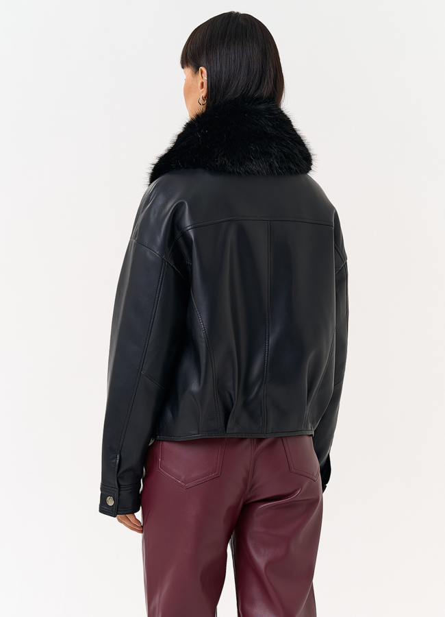 фото Женская утепленная куртка из эко кожи черного цвета модель № 30703