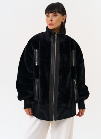 Женский бомбер из овчины черного цвета