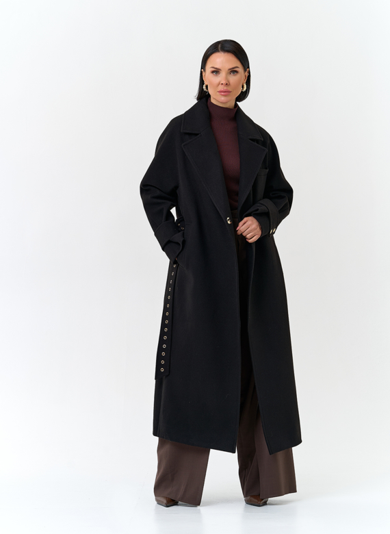 Женское пальто с акцентным поясом